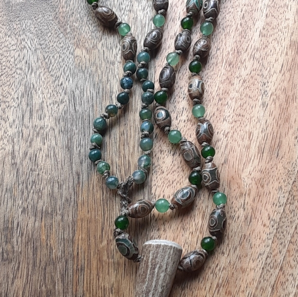 Natural Deer Antler/ DZI Agate/ Green Jade/ Aventurine/ Hemp Necklace - Picture 2 of 8